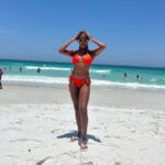 Lellê Instagram – dumpizin desse fim de semana maravilhoso…. aaai que delícia o verão, eu amo viajaar 🌊☀️