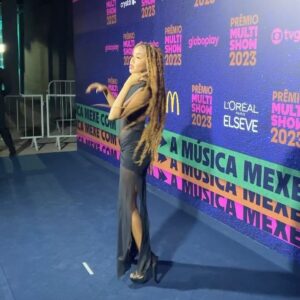 Lellê Instagram - Que delícia esses momentos de encontro no Prêmio @multishow 💕💅🏾 ameei