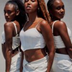 Lellê Instagram - Sexta-feira de branquinho né? 🤍 Chegou a hora de vocês soltarem o ponto 2.0 junto comigo. A coreografia de Oi Filha chegou e quero ver todo mundo fazendo também, então bora! 💅🏾 Coreo: @94tago #OiFilha #SoltaOPonto #DanceVideo