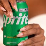 Lellê Instagram - Esquentou aí? Então se liga nessa dica, família! Só @sprite_br é irresistível e refrescante! Então não marca bobeira! Nesse verão, quente é só o clima, porque com Sprite a gente refresca o corpo e a mente. Esquentou? Abre uma Sprite! #Sprite #ClimaQuenteCabeçaFria #SaborIrresistivel #publi