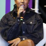 Lellê Instagram - Ontem foi dia de palestrar na primeira edição do @mais55feira falando sobre o Funk ser o maior exportador de batidas e inovações musicais para o mundo e o desafio da proteção dos direitos autorais Falei sobre minhas experiências e o propósito de carreira que nós artistas precisamos ter diante dos nossos negócios. Foi incrível estar numa mesa com @kamillafialho, @gutabraga e @essinger1970 aprendendo mais e agradeço a @monicabrandao pelo convite e todo suporte! @mais55feira é só o começo! Sucesso!