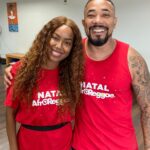 Lellê Instagram - #tbt de um dia cercado de sorrisos. Assim foi a Festa de Natal do @afroreggae, que tive o prazer de participar, lá no Vigário Geral. Foi lindo estar com vocês, obrigada pelo convite! ❤️
