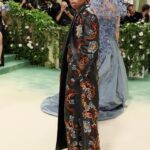 Lena Waithe Instagram - ✨MET GALA 2024✨ Thank you @ToryBurch for the wonderful invitation. Appreciate the fellowship and memories of tonight. Honorable mention to @ETRO and their entire team for this incredible look. Stylist: The one who never misses @JasonBolden Grooming: @shekenkut Braids by: @hunnyybee_ Skincare: @brandijandrews @joomee_song Rings by : @l_enchanteur Hotel Photos: @gabrieledimartino Met Gala Red Carpet Photos: @gettyentertainment | @metcostumeinstitute | @voguemagazine #MetGala #TheChi