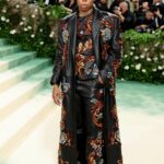Lena Waithe Instagram - ✨MET GALA 2024✨ Thank you @ToryBurch for the wonderful invitation. Appreciate the fellowship and memories of tonight. Honorable mention to @ETRO and their entire team for this incredible look. Stylist: The one who never misses @JasonBolden Grooming: @shekenkut Braids by: @hunnyybee_ Skincare: @brandijandrews @joomee_song Rings by : @l_enchanteur Hotel Photos: @gabrieledimartino Met Gala Red Carpet Photos: @gettyentertainment | @metcostumeinstitute | @voguemagazine #MetGala #TheChi