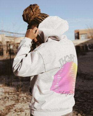 Lena Waithe Instagram - Want to take a piece of #TheChi with you wherever you go? 🚈 COMMENT below using #TheChiGiveaway and TAG a friend for a chance to secure this limited-edition hoodie from our capsule collaboration with @sheilathedesigner! 🩶 18 , U.S. only, additional rules at the 🔗 in bio.

Stream new episodes of The Chi FRIDAYS on the #ParamountPlus with SHOWTIME plan.
