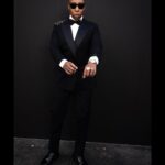 Lena Waithe Instagram - A suit is always a good idea. 📸 the incomparable @blaircaldwell Styled by: @jasonbolden Suit by : @reiss Jewelry by: @l_enchanteur & @shayanafshar Sunglasses by : @garrettleight Braids by: @hunnyybee_ Skincare by: @brandijandrews ♠️ #Oscars