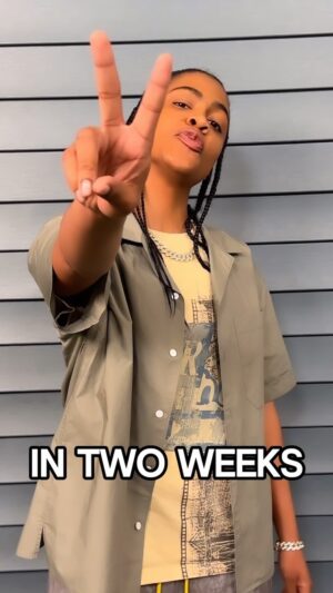 Lena Waithe Instagram - Throw ya hands in the air! ✌🏾 #TheChi returns in 2️⃣ WEEKS!