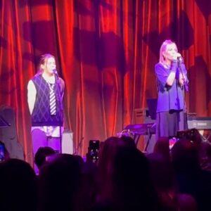 Lennon Stella Instagram - no better feeling than singing with miss maisy jude <3