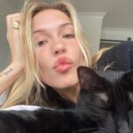 Lennon Stella Instagram – 🏡