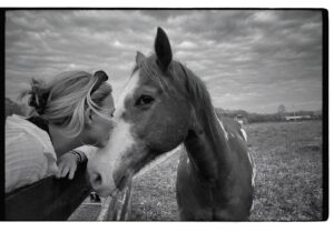 Lennon Stella Instagram - don’t forget to stop n smell the horses