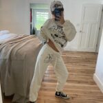 Lennon Stella Instagram - NEW MERCH FOR “Three. Two. One.” FIRST BIRTHDAY!!!! My favorite merch so far!!! 🧚🏻‍♀️🦎🦋🍄❤️ link in bio !