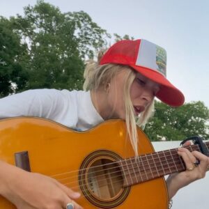 Lennon Stella Instagram - gold in them hills by Ron Sexsmith ❤️