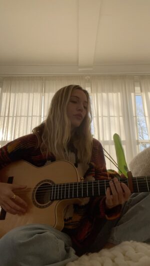 Lennon Stella Instagram - Porcelain ❤️‍🩹