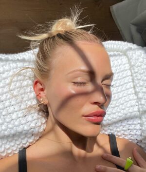 Lennon Stella Instagram - sunny