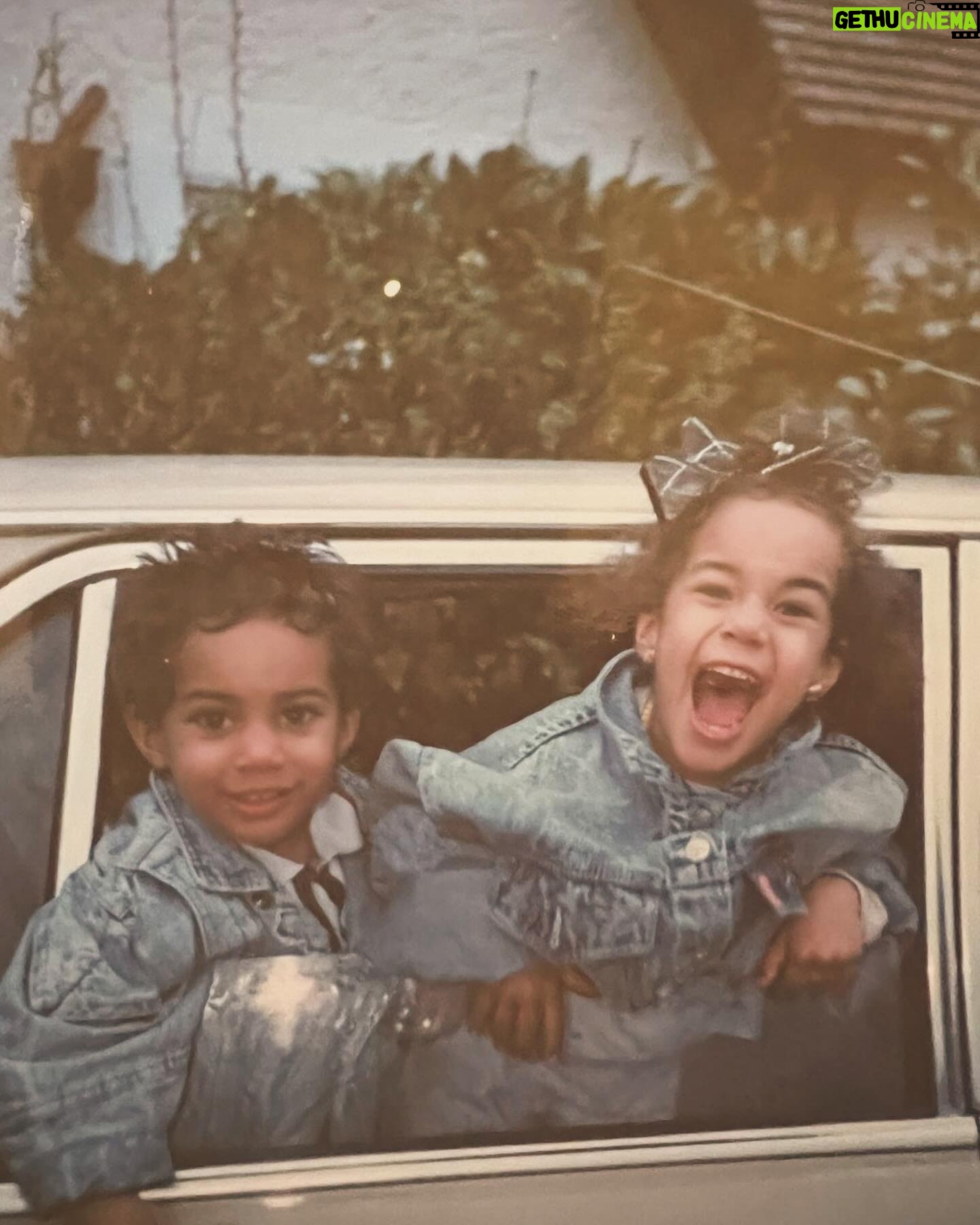 Leona Lewis Instagram - Weekend energy⚡️shout out to my mum, this car ride must have been a lot! Love my twin 🫶🏽