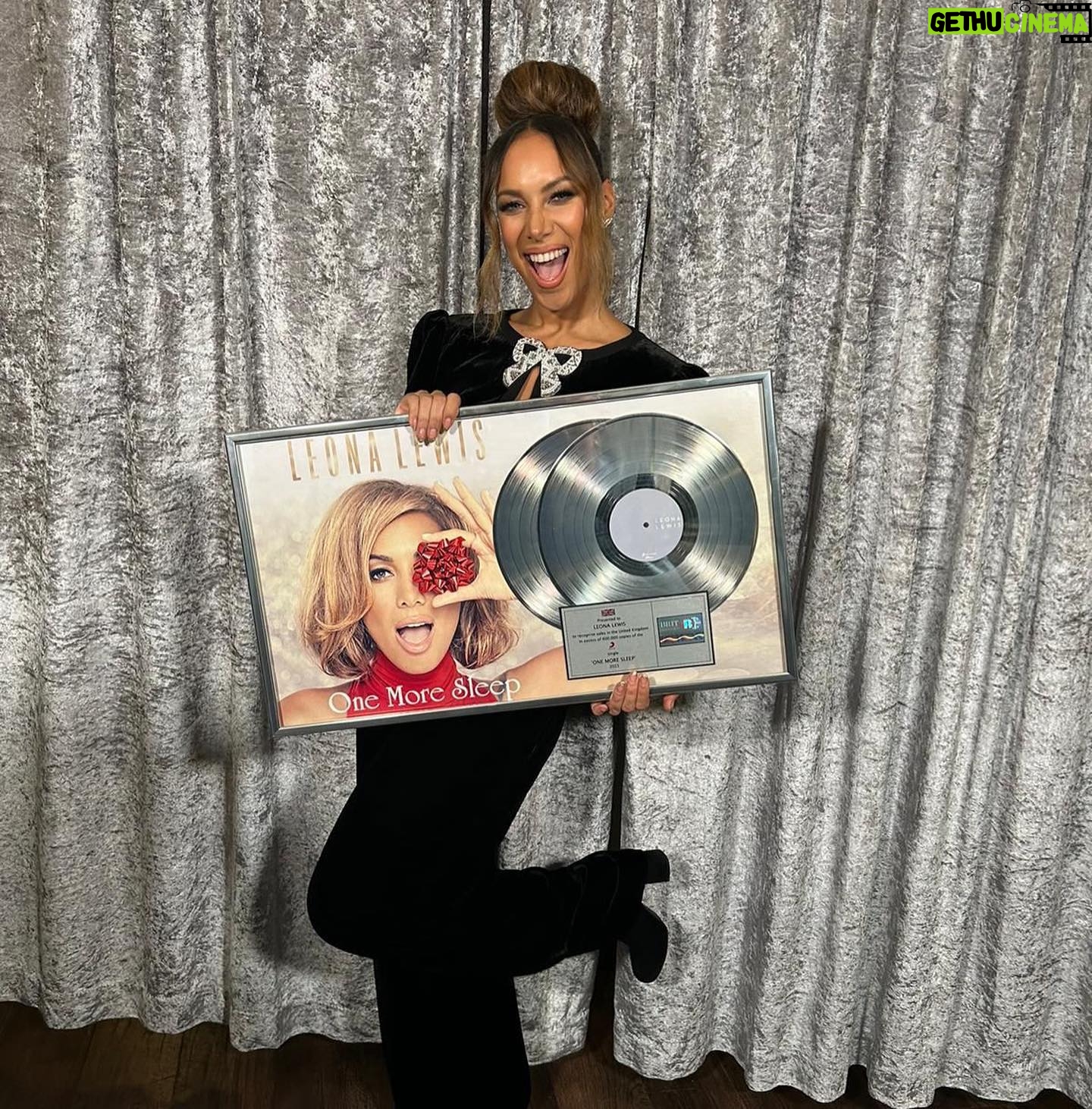 Leona Lewis - 20.5K Likes - Best Christmas present ever! Double platinum ❤️ so special to be part of your Christmases 🙏🏽Thank you to this amazing @sonymusicuk team that I’m blessed to work with ✨