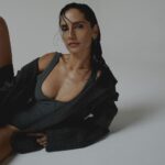 Leonor Varela Instagram - 🥀🖤 @revistamustique . . Foto @pez_vasquez Glam @mujer__gallina Styling @sofiordenes Booking @versusmanagement