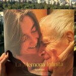 Leonor Varela Instagram - "La memoria Infinita" de @maitealberdi está nominada al Óscar como mejor documental 🙌🏽 no solo es un orgullo nacional 🇨🇱 pero para el gremio audio visual también: poder hablar con delicadeza y amor sobre un tema tan sensible y poco visible como el Alzheimer, es un acierto que no estoy cerca a olvidar. Ya la vieron? 🎬 . . . "The Infinite Memory" by @maitealberdi is nominated for an Oscar for best documentary 🙌🏽 it is not only a source of national pride for Chile 🇨🇱 but also pride in my industry: to be able to speak with such delicacy and love about a topic as sensitive and invisible as Alzheimer's is a feat I am not close to forgetting. Do your self a favor and watch it if you have not already' 🎥