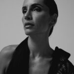 Leonor Varela Instagram - Gracias @versusmanagement por juntar este grupo de mujeres a jugar conmigo para @revistamustique 🖤@pez_vasquez @sofiordenes @mujer__gallina son unas diosas. La ultima es de mis favoritas...Y Uds cual le gusta más?
