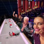 Leonor Varela Instagram - Empezar #GotTalentChile ha sido un gran regalo: volver a mi país 🇨🇱 estar más cerca de mi familia, de mis raíces y de Uds. es la mejor manera de volver a mi misma💗 Gracias @chilevision por esta invitación a venir a jugar en este nuevo rol de Jurado...ver arte todo el día es maravilloso! Ha sido mucho mas desafiante de lo esperado, pero lo estoy haciendo con todo mi cariño! Espero estar a la altura de la tarea y entretenerlos con este show 😃 🙌🏽 . . . Starting #GotTalentChile has been a great gift: returning to my country 🇨🇱 being closer to my family, my roots is the best way to return to myself 💗 Thank you @chilevision for this invitation to come play in this new role as a Jury...seeing art all day is wonderful! It has been much more challenging than expected, but I am doing it with all my love! I hope to be up to the task and entertain you with this show 😃 🙌🏽