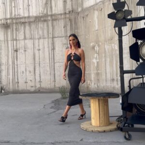 Leonor Varela Instagram - Empezar #GotTalentChile ha sido un gran regalo: volver a mi país 🇨🇱 estar más cerca de mi familia, de mis raíces y de Uds. es la mejor manera de volver a mi misma💗

Gracias @chilevision por esta invitación a venir a jugar en este nuevo rol de Jurado...ver arte todo el día es maravilloso! Ha sido mucho mas desafiante de lo esperado, pero lo estoy haciendo con todo mi cariño! Espero estar a la altura de la tarea y entretenerlos con este show 😃 🙌🏽
.
.
.
Starting #GotTalentChile has been a great gift: returning to my country 🇨🇱 being closer to my family, my roots is the best way to return to myself 💗
Thank you @chilevision for this invitation to come play in this new role as a Jury...seeing art all day is wonderful! 
It has been much more challenging than expected, but I am doing it with all my love! I hope to be up to the task and entertain you with this show 😃 🙌🏽