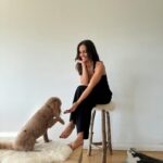 Leonor Varela Instagram – Amores y compañía en Santiago: Don Vito es mi sombra fiel 💞 maravillosa biografía de Gabriela Mistral @penguinlibroscl 
.
.
My loves and company in Santiago: Mr. Vito my faithful shadow 💞 Amazing Biography of Gabriel Mistral #elizabethhoran @penguinlibroscl

#shotoniphone