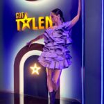 Leonor Varela Instagram - ESTRENO HOY 🪩⭐️✨ @gottalentchile a las 22:30 hrs por @chilevision 😎 Que alegría volver a estar cerca de Uds en la TV abierta, en este nuevo rol de jurado con estos tremendos compañeros de trabajo ❤️‍🔥 me he reído y he aprendido un montón!! Espero lo disfruten tanto como yo 🫶🏽 (📷 @crstnqtrl ) . . . We are finally on air TODAY with @gottalentchile 🪩⭐️✨ it's been a blast working with this amazing team in my new rol as a juror ❤️‍🔥 I've learned and laughed so much! Hope you enjoy it 🫶🏽