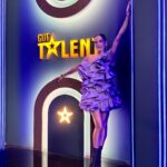 Leonor Varela Instagram - ESTRENO HOY 🪩⭐️✨ @gottalentchile a las 22:30 hrs por @chilevision 😎 Que alegría volver a estar cerca de Uds en la TV abierta, en este nuevo rol de jurado con estos tremendos compañeros de trabajo ❤️‍🔥 me he reído y he aprendido un montón!! Espero lo disfruten tanto como yo 🫶🏽 (📷 @crstnqtrl ) . . . We are finally on air TODAY with @gottalentchile 🪩⭐️✨ it's been a blast working with this amazing team in my new rol as a juror ❤️‍🔥 I've learned and laughed so much! Hope you enjoy it 🫶🏽