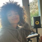 Leslie Grace Instagram – últimamente:)
… encontré una reliquia… en el último slide!