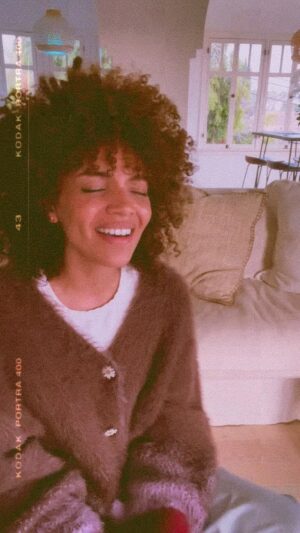 Leslie Grace Instagram - 🤎
#gracejamzzz