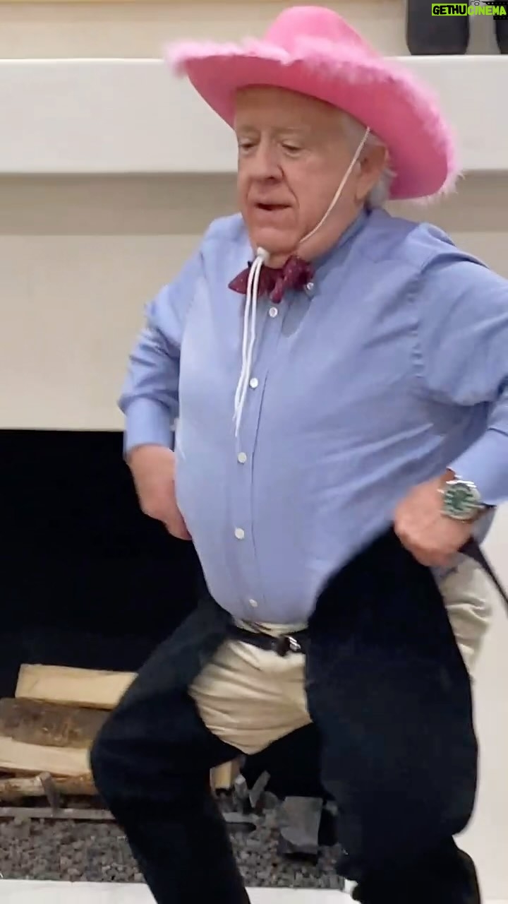 Leslie Jordan Instagram - Leslie showing up to the @beyonce album release party. He would have loved this album, from beginning to end. Happy Easter y’all. @postmalone