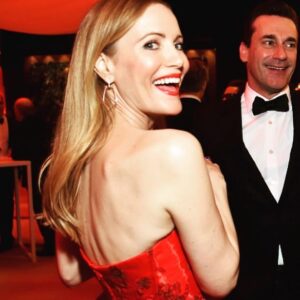 Leslie Mann Instagram - Judd looks different in this picture
