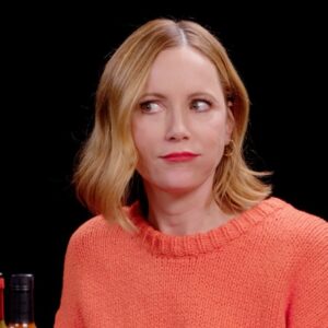Leslie Mann Instagram - 🌶🌶Hot Ones!!🌶🌶🚫NO da bomb🚫
@firstwefeast