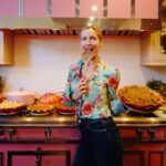 Leslie Mann Instagram - Who wants pie 🥧🥧🥧