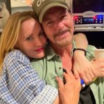 Leslie Mann Instagram – Showing EV how it’s done!
Pearl Jam!!!
