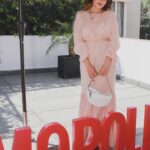 Lesslie Polinesia Instagram - Aún no puedo creerlo 🤍 somos portada de abril de @cosmopolitanmx no es nada fácil soñar y lograrlo tienes que trabajar mucho para ello. Sanar el alma y abrazar con amor cada proceso, siendo fiel a ti misma es parte de la evolución 🤍🌸