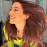 Leticia Siciliani Instagram – está buena por delante y por detrás pero de agua y de jabón ni hablar, LA COLORADA,  tiene un pelo que es sensacional, cuando los pibes la ven pasar, así le cantan… 👩🏻‍🦰🎶
#poesía