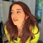 Leticia Siciliani Instagram – está buena por delante y por detrás pero de agua y de jabón ni hablar, LA COLORADA,  tiene un pelo que es sensacional, cuando los pibes la ven pasar, así le cantan… 👩🏻‍🦰🎶
#poesía