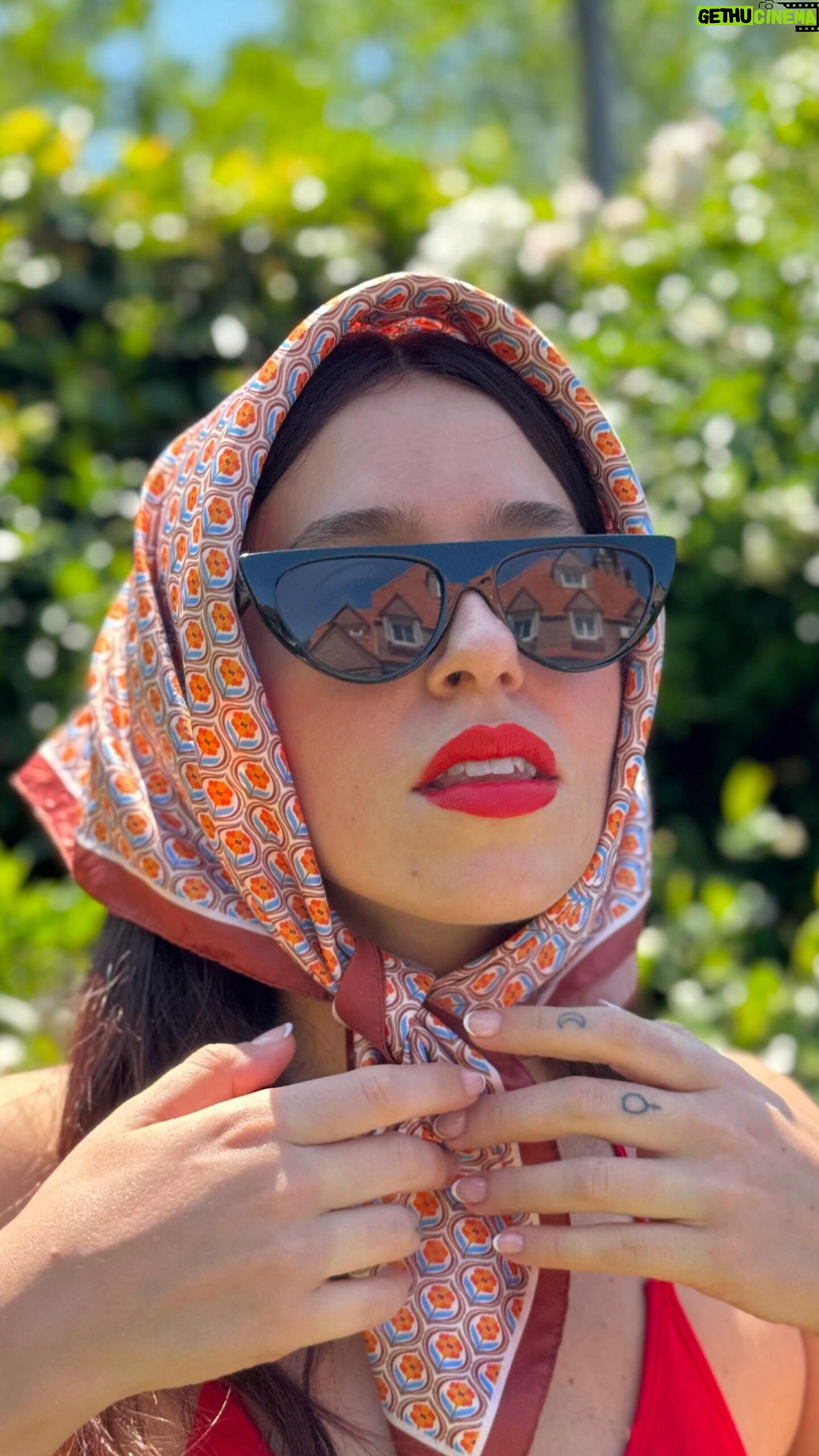 Leticia Siciliani Instagram - Nada supera mi momento de aire libre y tererés 🧉🧊☀️. Mi preferido , el nuevo Clight Limonada y Maracuyá 🍋🌴🦋 @clight.ar #tumomentotropical