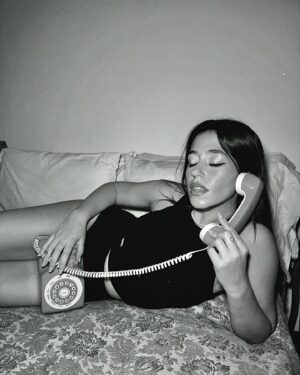 Leticia Siciliani Instagram - equivocado no es aquí señor . ☎️