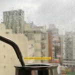 Leticia Siciliani Instagram - Hoy levantándome 6 am con lluvia y frío . 🫠 * sólo pienso en: mate, torta frita, 🥄, guiso… vos ? Lluvia y … 👇🏼