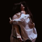 Levante Instagram – F I R E N Z E F U T U R A

Quel teatro lì per me significa tante cose, da ieri altre ancora.
Che meraviglia, che gioia, che stupore.
Grazie alla musica che ci fa stare così.
Grazie dell’amore Firenze.

Grazie alla splendida @veronica___l della @rappresentantelista per la bellezza della sua voce e la generosità d’animo. Tanto amore a te sorella!

Stasera si vola insieme a Bologna.

Ps. Lo so, ho un bellissimo collo dell’utero!

Sempre accanto.
L.

📸 @is.iside 

#operafuturatour