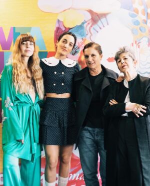 Levante Instagram - “Se ti dico Sailor a cosa pensi?”
“A Sailor Moon”

Potere del cristallo di luna di queste donne meravigliose ❤️
Grazie @chiaratagliaferri @lafrisa e la grandissima @mariagraziachiuri . È stavo bello conversare con voi!

@salonelibro