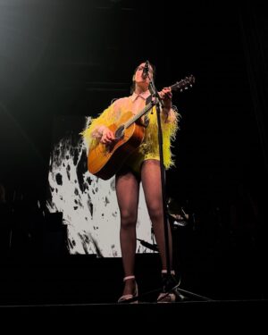Levante Instagram - B R E S C I A F U T U R A

E anche questo teatro lo abbiamo fatto esplodere di amore. 
Grazie quante volte è possibile dirlo? Per me all’infinito.

È stato meraviglioso! 
💛

L.

📸 @is.iside