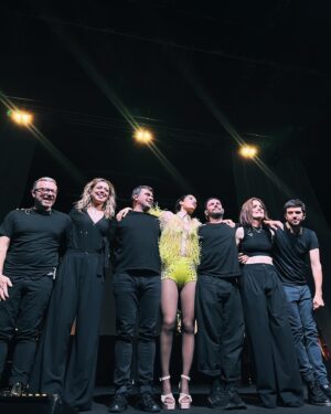 Levante Instagram - B R E S C I A F U T U R A

E anche questo teatro lo abbiamo fatto esplodere di amore. 
Grazie quante volte è possibile dirlo? Per me all’infinito.

È stato meraviglioso! 
💛

L.

📸 @is.iside