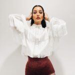 Levante Instagram – P A D O V A F U T U R A 

Ogni volta penso che non si possa fare di meglio, ogni volta immagino che abbiamo ricevuto il massimo. 
Padova ma che voce hai? 
Grazie di questo fuoco che ci hai regalato, è stato meraviglioso fare l’amore con voi!

Grazie di cuore a @lamante.giorgia che è salita sul palco a cantare  DURI COME ME. Ti auguro, Giorgia, di conservare gelosamente quei sorrisi, la tua voce meravigliosa, la musica che ti porti dentro e l’umiltà che ti abbraccia. Quelle come te sono le ragazze di cui abbiamo bisogno❤️

Grazie infinite.
Ps. Come in tutti i palinsesti del cazzo, il programma più bello è a fine carosello. Scorrere per credere. 

📹📸 @is.iside