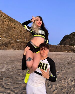 Lexi Brumback Instagram - Sliving on Smoed ✨🔫
 #CaliSmoed