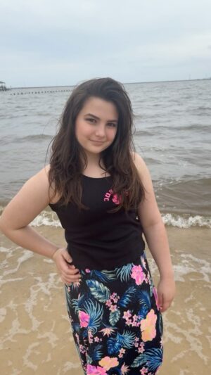 Lexi Rabe Instagram - When someone plays a song during your photoshoot #cantstopdancing #heartofjustice #tweenphotoshoot #beachvibes #tweenoutfits #tweenstyle #6thgradestyle #11yearsold
