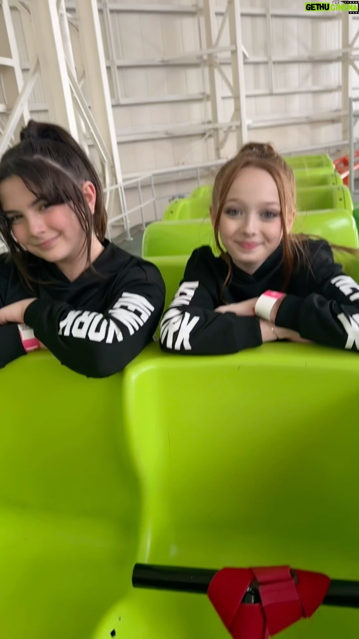 Lexi Rabe Instagram - #BTS of our social media play date with American dream content coming out soon! Loved hanging out at #NickelodeonUniverse.Thank you so much @americandream we loved being your models for the day and playing all over American dream! #lovemyjob #betterwithbesties