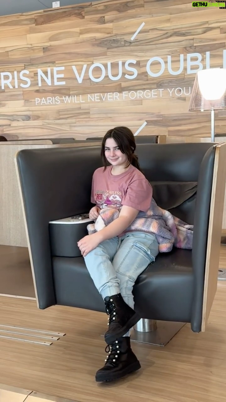 Lexi Rabe Instagram - Hanging in #paris for a little bit before heading to #dubai can’t wait to meet everyone!! But first #French #pastries !!! #comiccon #travel #avengers #godzilla #silkroad #stargirl #actor ty @popconme for inviting me to Dubai!